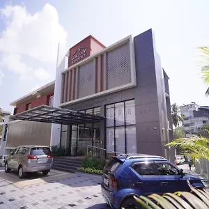 **** Hotel Gokulam Residency India